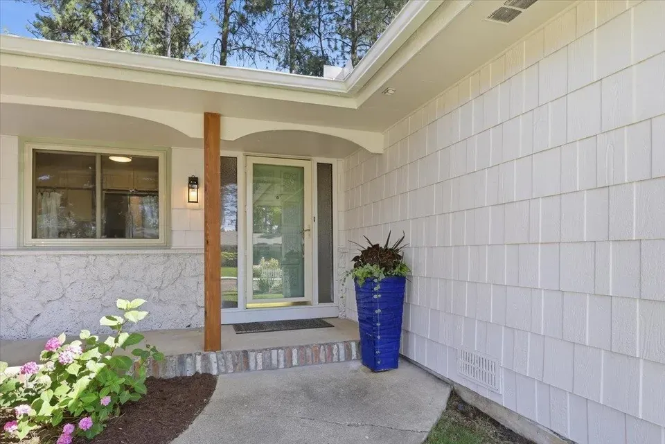 4 Bed 3 Bath Established Mid-Century Residence in Spokane, WA - 4