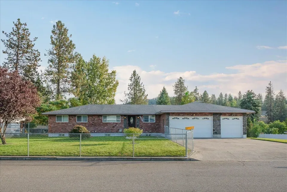4 Bed 3 Bath Established Mid-Century Residence in Spokane, WA - 1