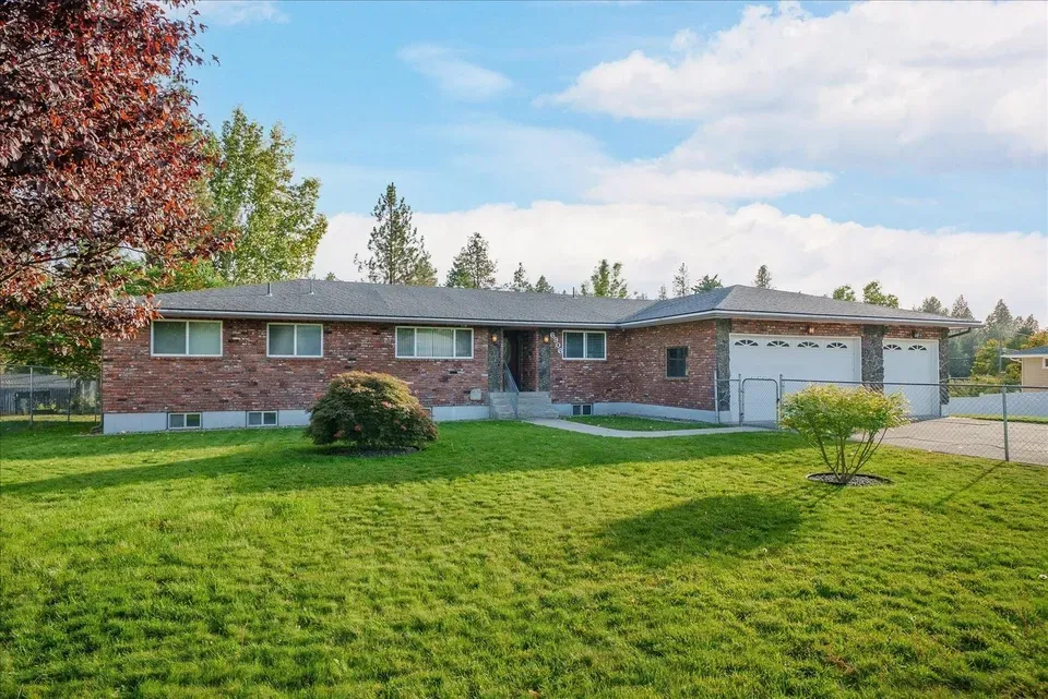 4 Bed 3 Bath Established Mid-Century Residence in Spokane, WA - 2