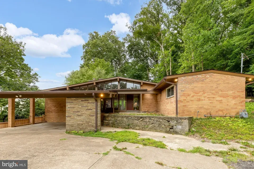 4 Bed 3 Bath Established Mid-Century Residence in Washington, DC - 1
