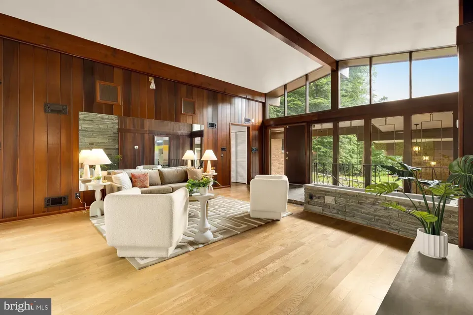 4 Bed 3 Bath Established Mid-Century Residence in Washington, DC - 2
