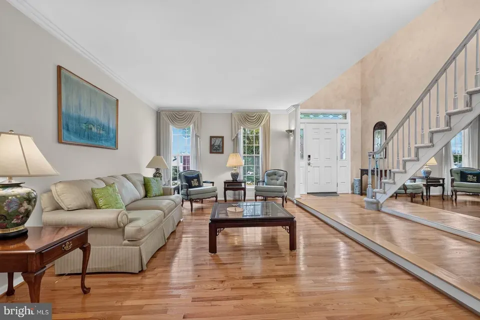 4 Bed 3 Bath Established Multi-Level Townhouse in Bethesda, MD - 2