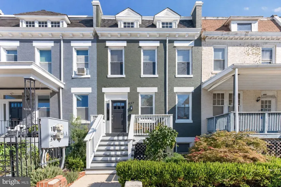 4 Bed 3 Bath Established Multi-Level Townhouse in Washington, DC - 2