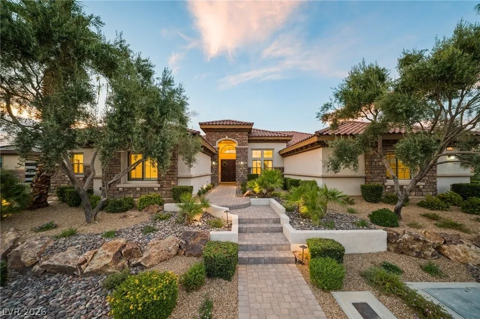 4 Bed 3 Bath Mid-Century Modern in Las Vegas, NV