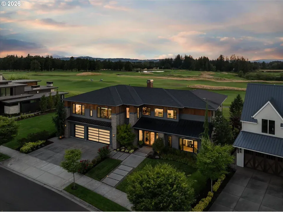 4 Bed 3 Bath Modern Architectural Estate in Hillsboro, OR - 2