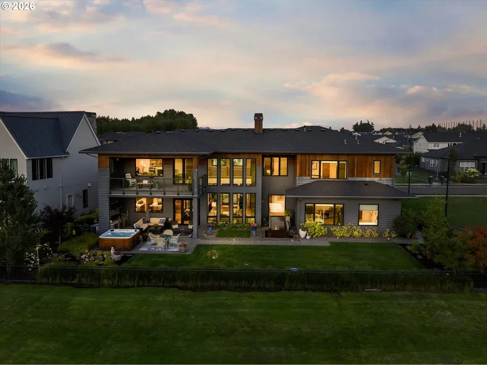 4 Bed 3 Bath Modern Architectural Estate in Hillsboro, OR - 3