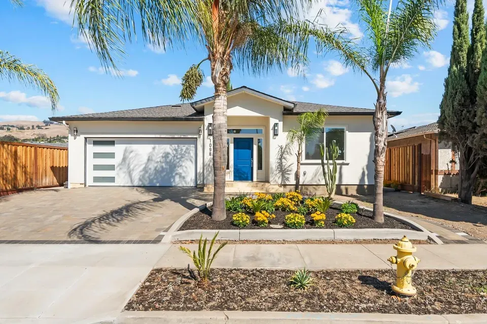 4 Bed 3 Bath Modern Architectural Estate in San Jose, CA