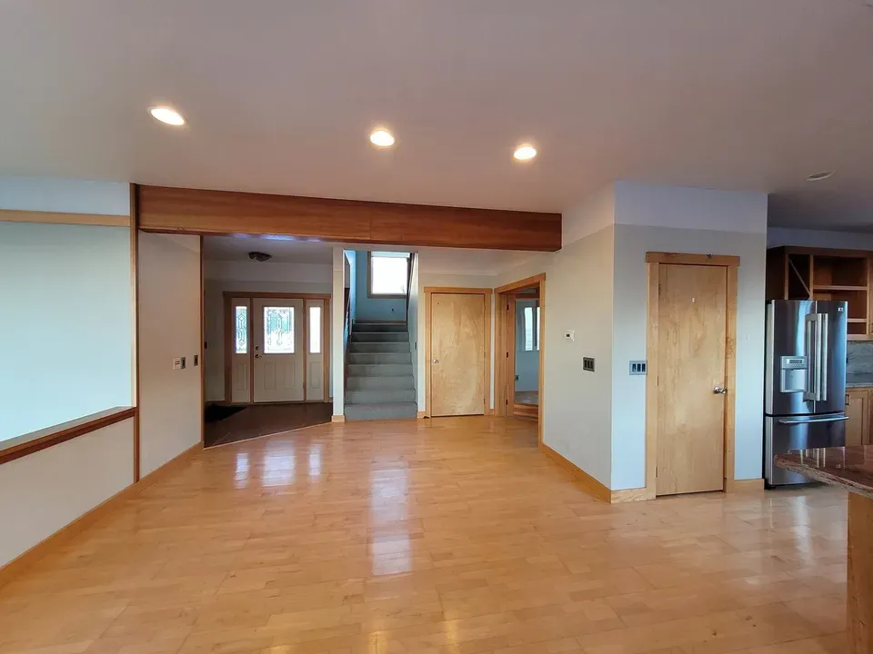 4 Bed 3 Bath Modern Contemporary Residence in Anchorage, AK - 4