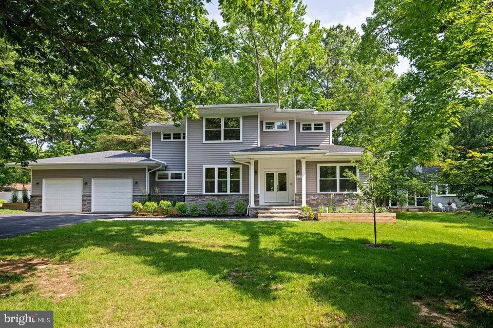 4 Bed 3 Bath Modern Contemporary Residence in Annapolis, MD