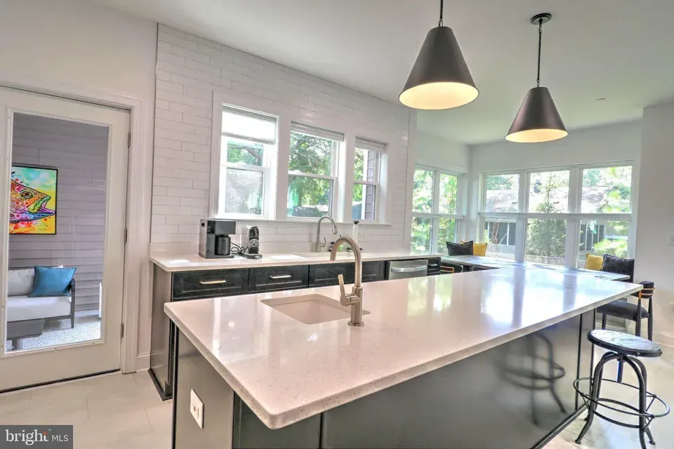 4 Bed 3 Bath Modern Contemporary Residence in Annapolis, MD - 5
