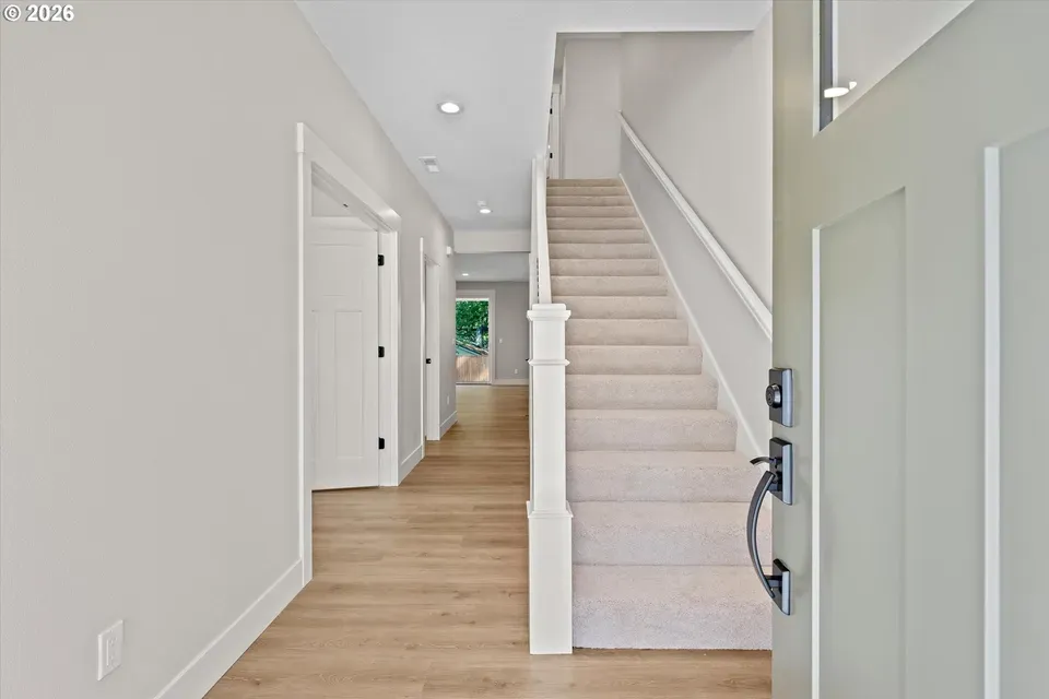 4 Bed 3 Bath Modern Contemporary Residence in Beaverton, OR - 2