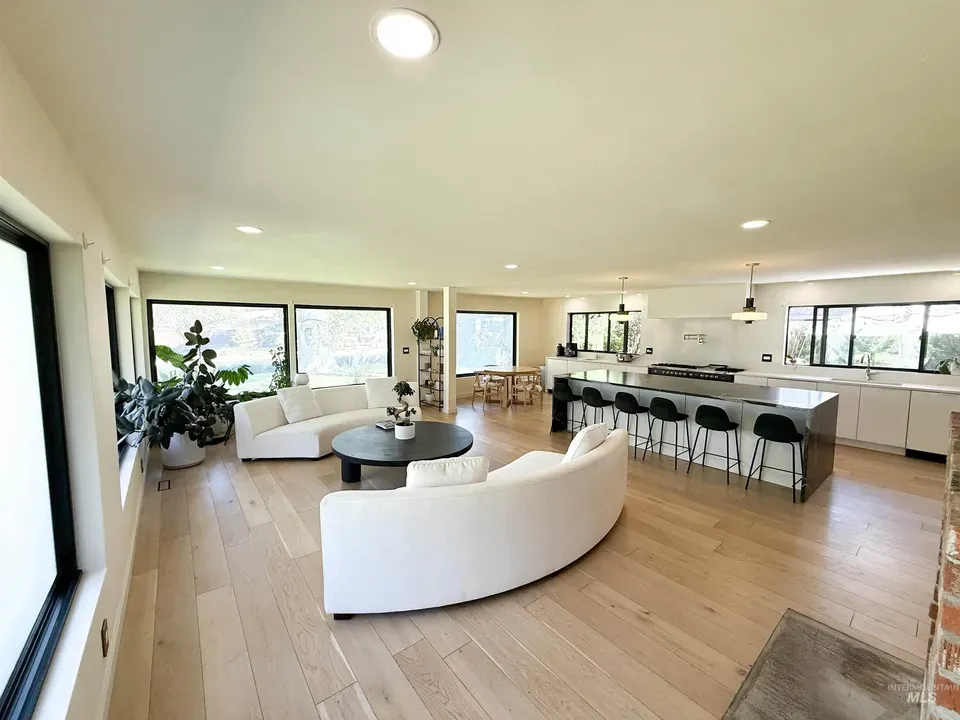 4 Bed 3 Bath Modern Contemporary Residence in Boise, ID - 4