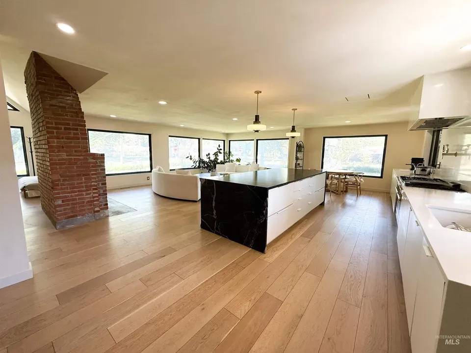 4 Bed 3 Bath Modern Contemporary Residence in Boise, ID - 5