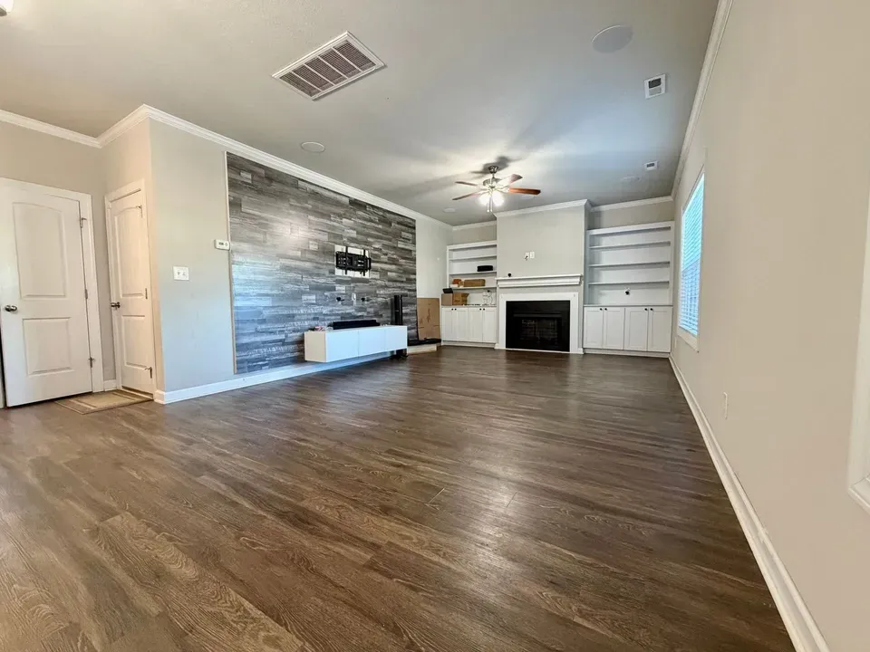 4 Bed 3 Bath Modern Contemporary Residence in Chesapeake, VA - 2