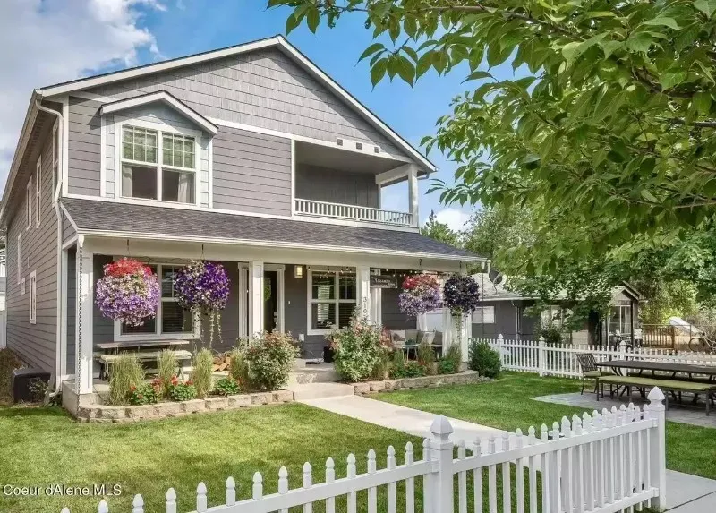 4 Bed 3 Bath Modern Contemporary Residence in Coeur d Alene, ID