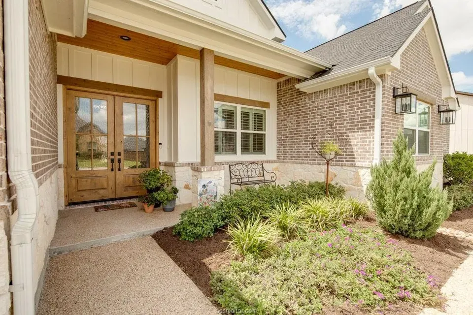 4 Bed 3 Bath Modern Contemporary Residence in College Station, TX - 4