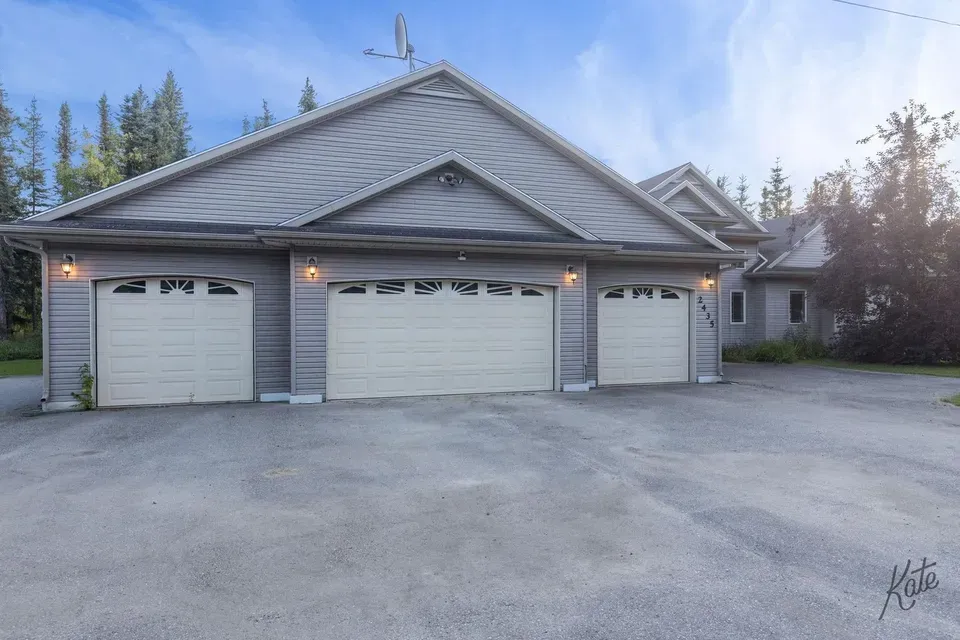 4 Bed 3 Bath Modern Contemporary Residence in Fairbanks, AK - 3
