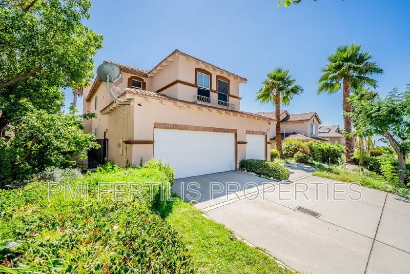4 Bed 3 Bath Modern Contemporary Residence in Fontana, CA - 2