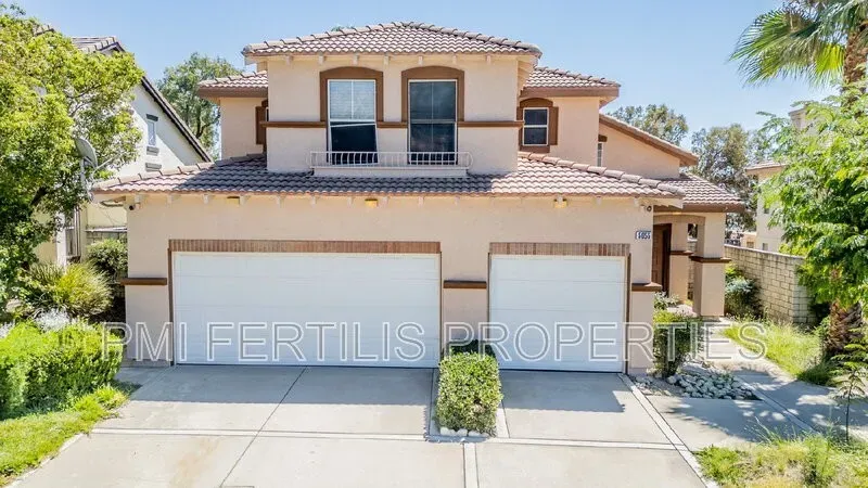 4 Bed 3 Bath Modern Contemporary Residence in Fontana, CA - 3