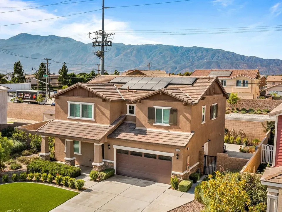 4 Bed 3 Bath Modern Contemporary Residence in Fontana, CA - 1