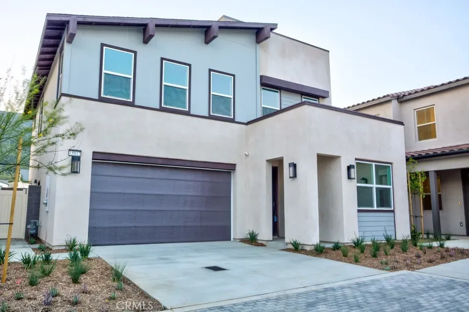 4 Bed 3 Bath Modern Contemporary Residence in Fontana, CA
