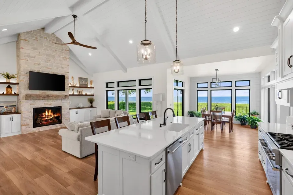 4 Bed 3 Bath Modern Contemporary Residence in Green Bay, WI - 5