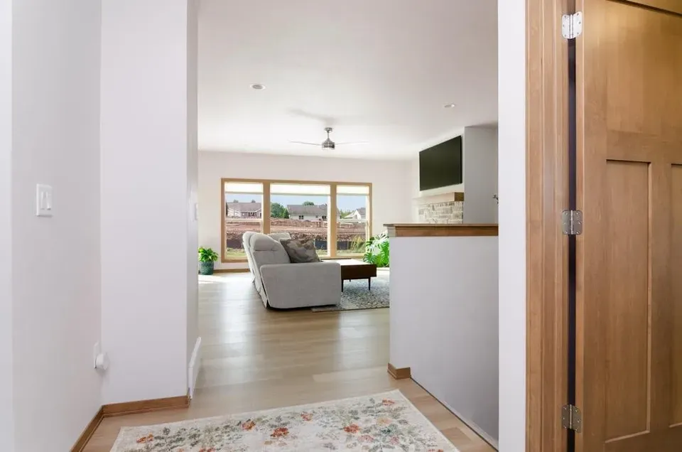 4 Bed 3 Bath Modern Contemporary Residence in Green Bay, WI - 4