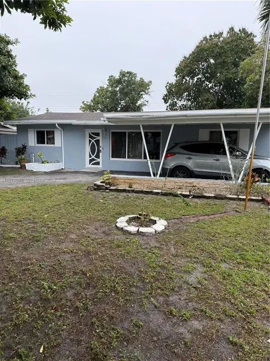 4 Bed 3 Bath Modern Contemporary Residence in Hollywood, FL