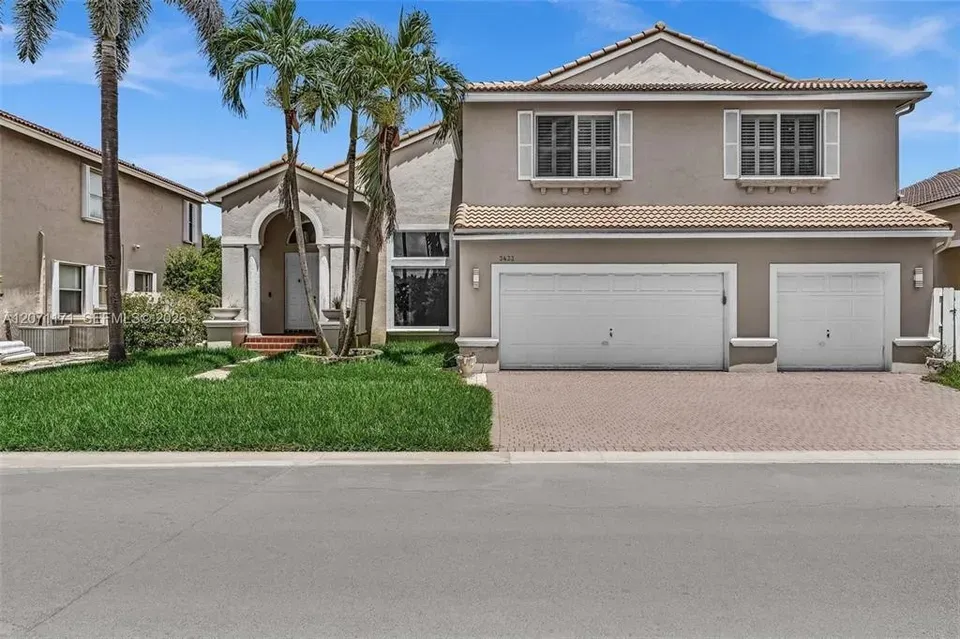 4 Bed 3 Bath Modern Contemporary Residence in Hollywood, FL
