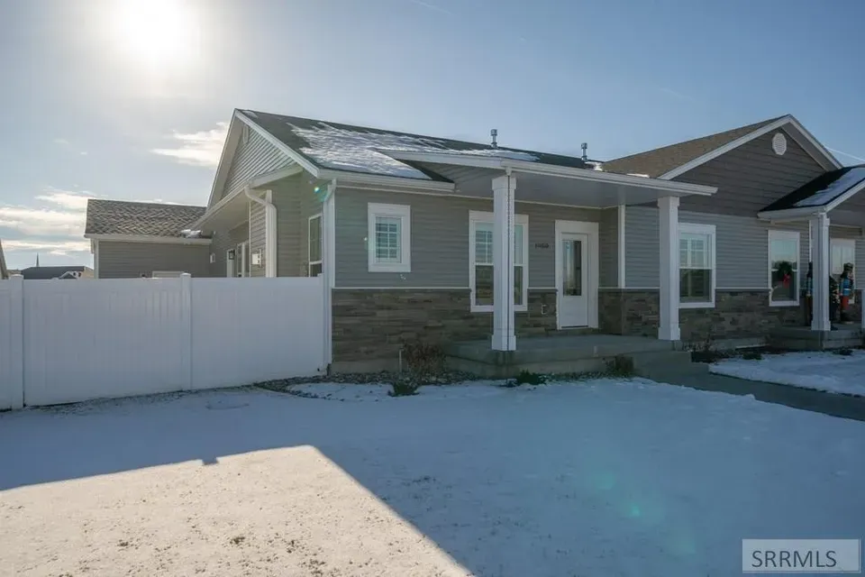 4 Bed 3 Bath Modern Contemporary Residence in Idaho Falls, ID - 2