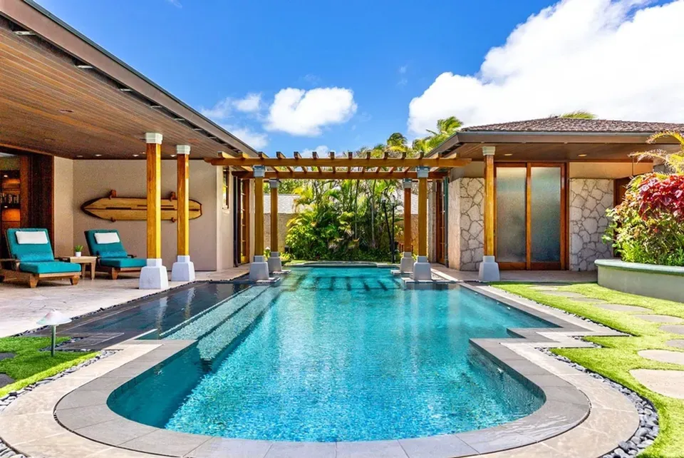 4 Bed 3 Bath Modern Contemporary Residence in Kailua, HI
