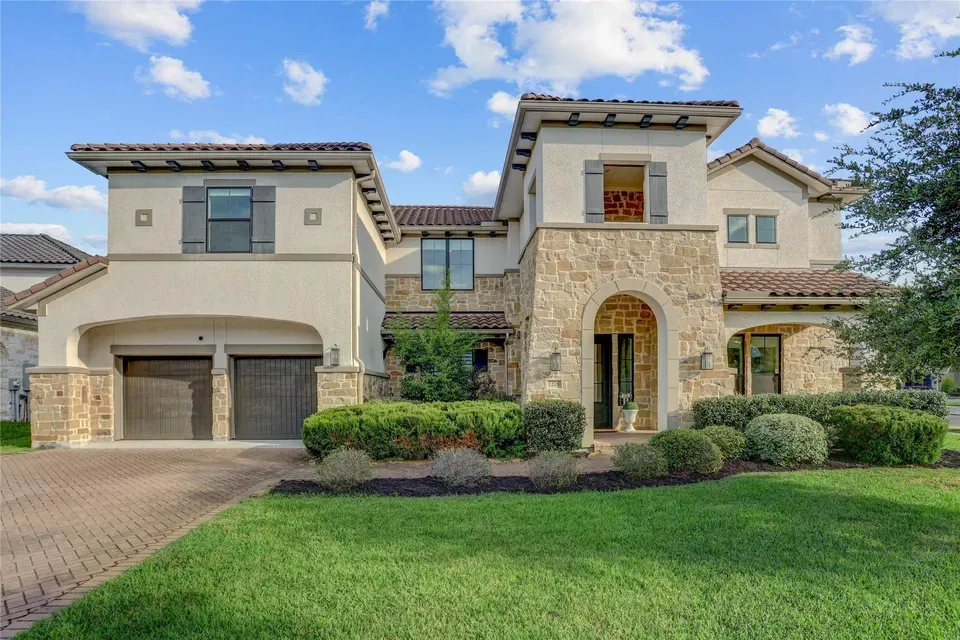 4 Bed 3 Bath Modern Contemporary Residence in League City, TX - 2