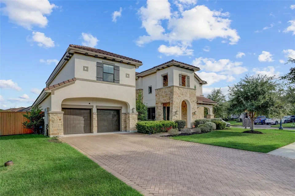 4 Bed 3 Bath Modern Contemporary Residence in League City, TX - 3