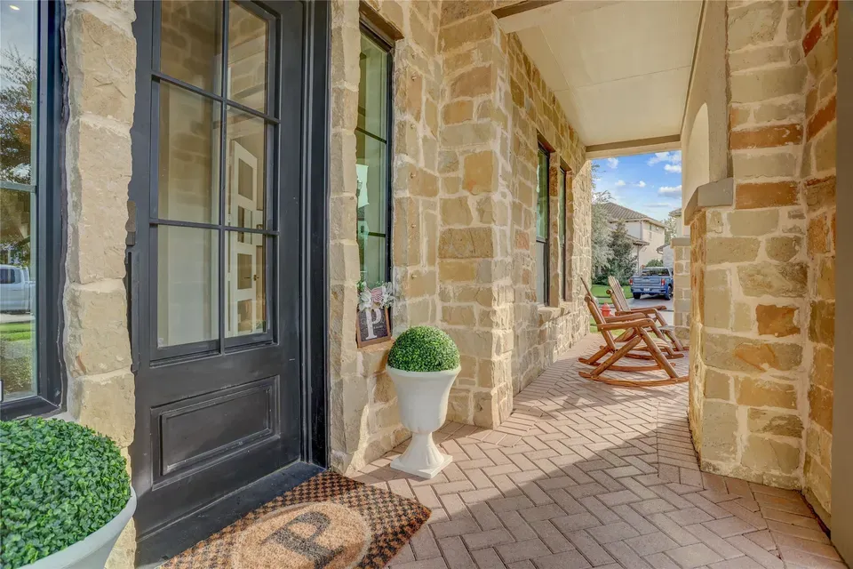 4 Bed 3 Bath Modern Contemporary Residence in League City, TX - 5