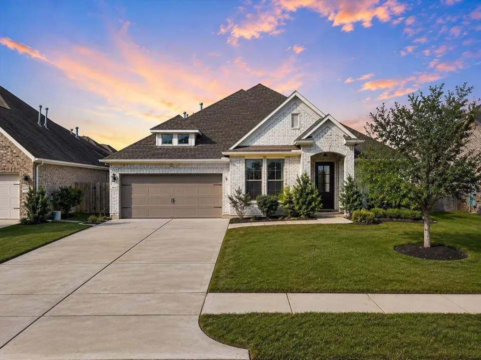 4 Bed 3 Bath Modern Contemporary Residence in League City, TX - 1