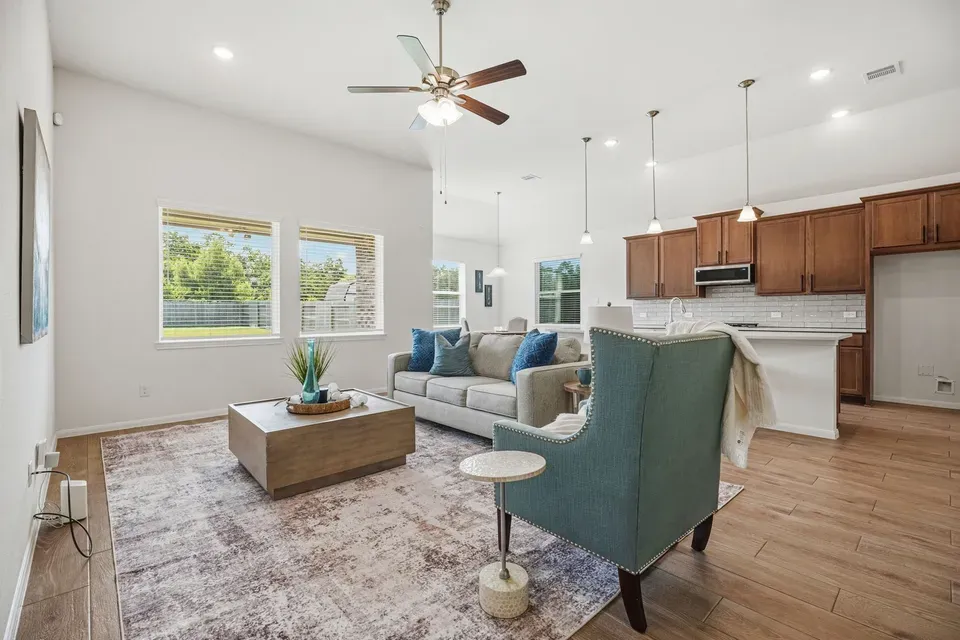 4 Bed 3 Bath Modern Contemporary Residence in League City, TX - 5