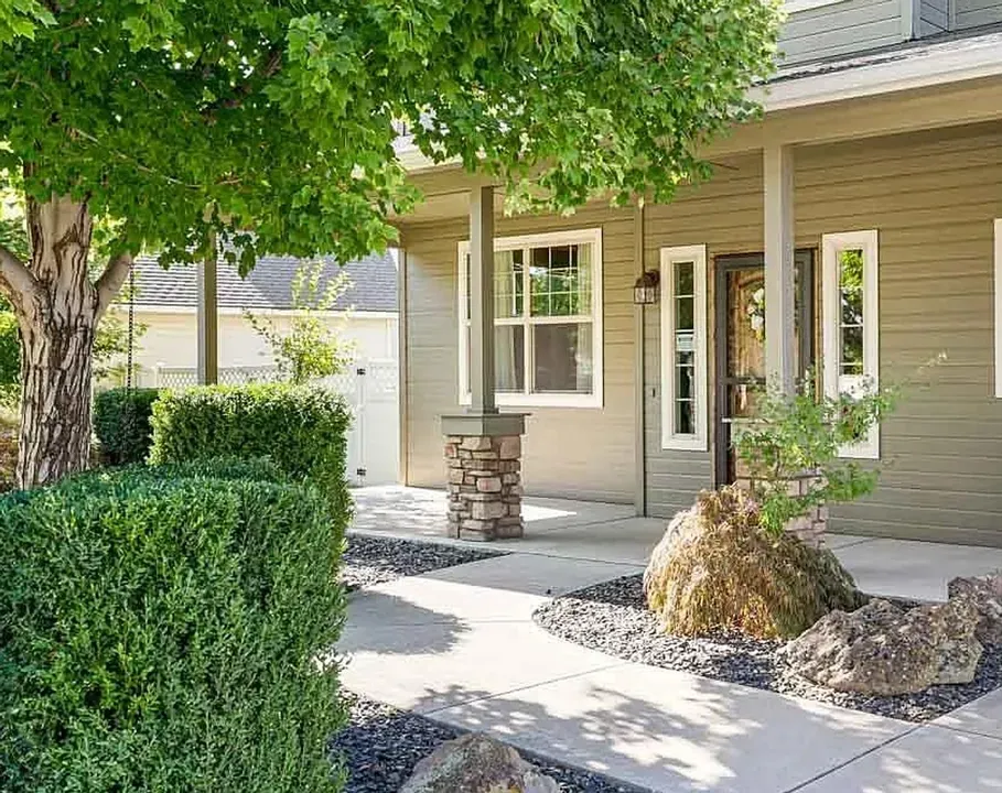 4 Bed 3 Bath Modern Contemporary Residence in Meridian, ID - 2