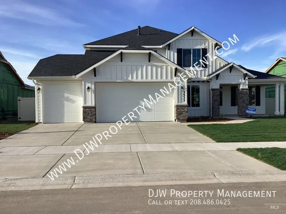 4 Bed 3 Bath Modern Contemporary Residence in Meridian, ID