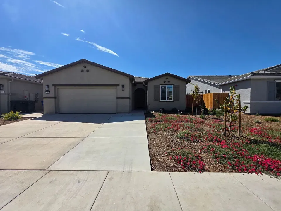 4 Bed 3 Bath Modern Contemporary Residence in Modesto, CA