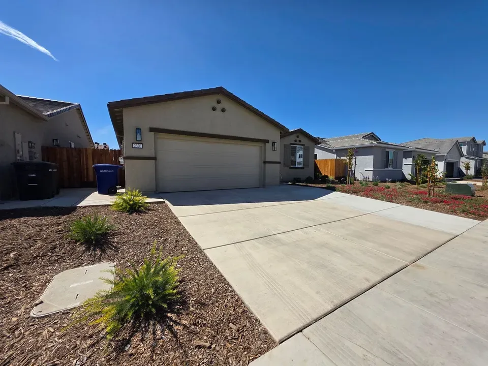 4 Bed 3 Bath Modern Contemporary Residence in Modesto, CA - 3