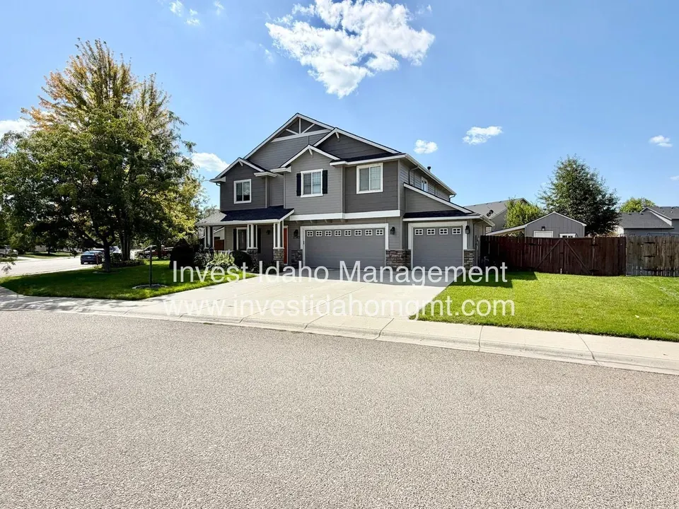 4 Bed 3 Bath Modern Contemporary Residence in Nampa, ID - 3