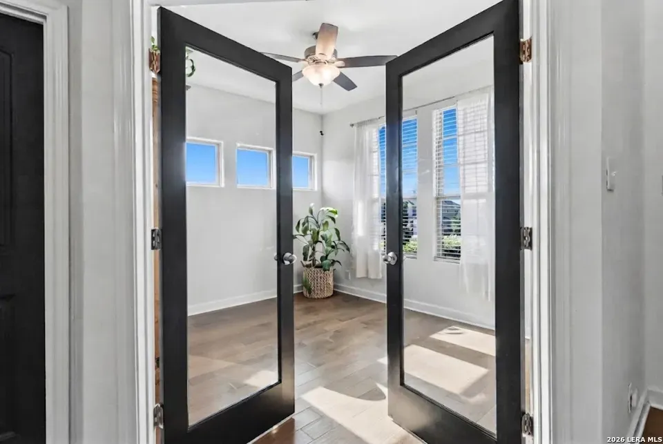 4 Bed 3 Bath Modern Contemporary Residence in New Braunfels, TX - 2