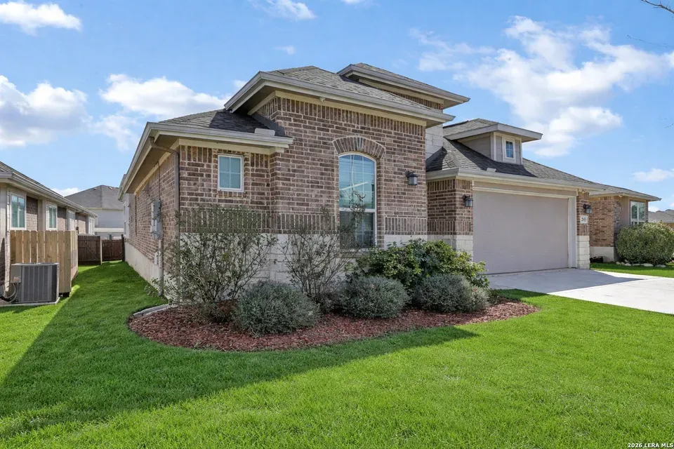 4 Bed 3 Bath Modern Contemporary Residence in New Braunfels, TX - 2