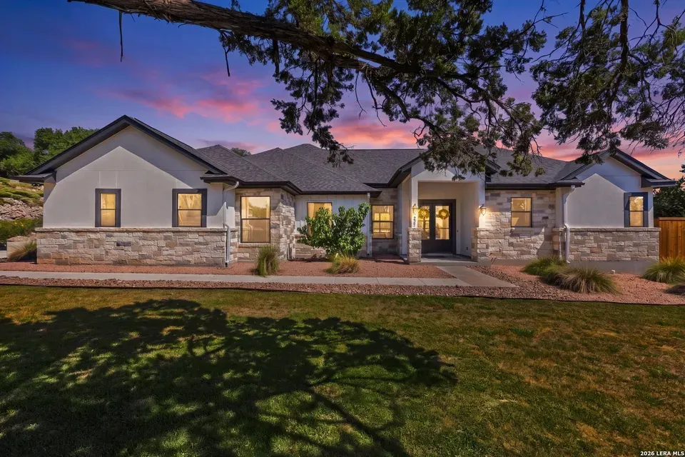 4 Bed 3 Bath Modern Contemporary Residence in New Braunfels, TX