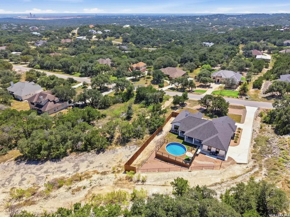4 Bed 3 Bath Modern Contemporary Residence in New Braunfels, TX - 4