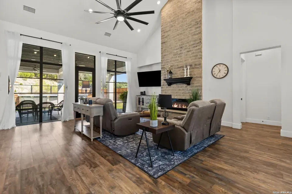 4 Bed 3 Bath Modern Contemporary Residence in New Braunfels, TX - 5
