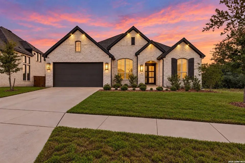 4 Bed 3 Bath Modern Contemporary Residence in New Braunfels, TX