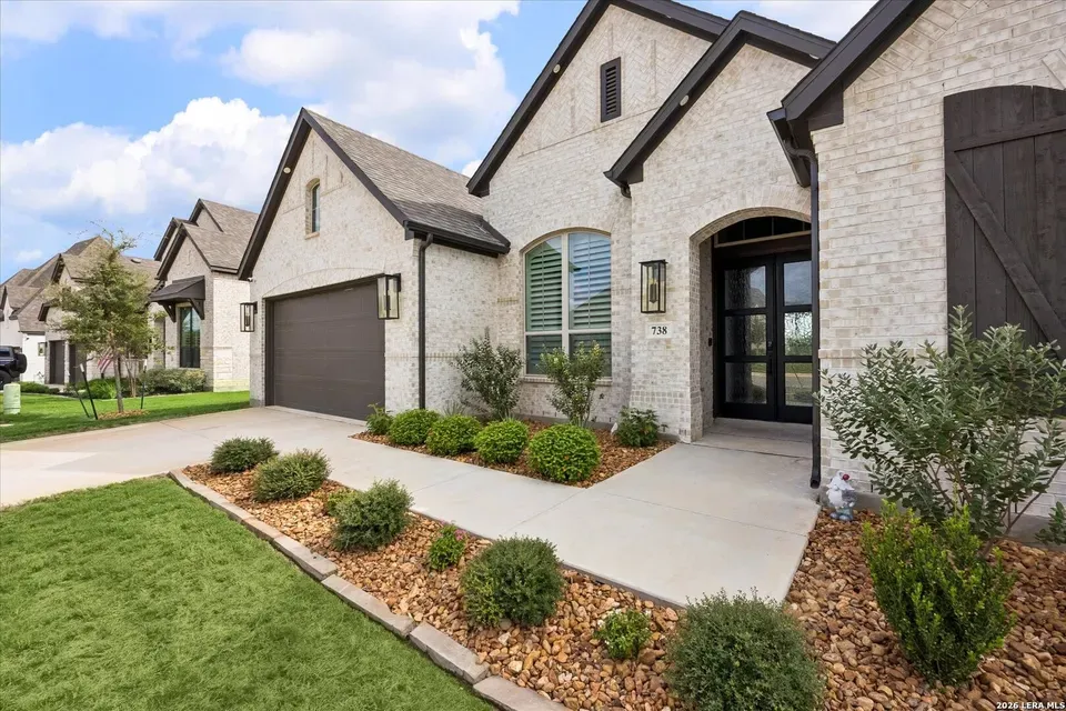 4 Bed 3 Bath Modern Contemporary Residence in New Braunfels, TX - 2