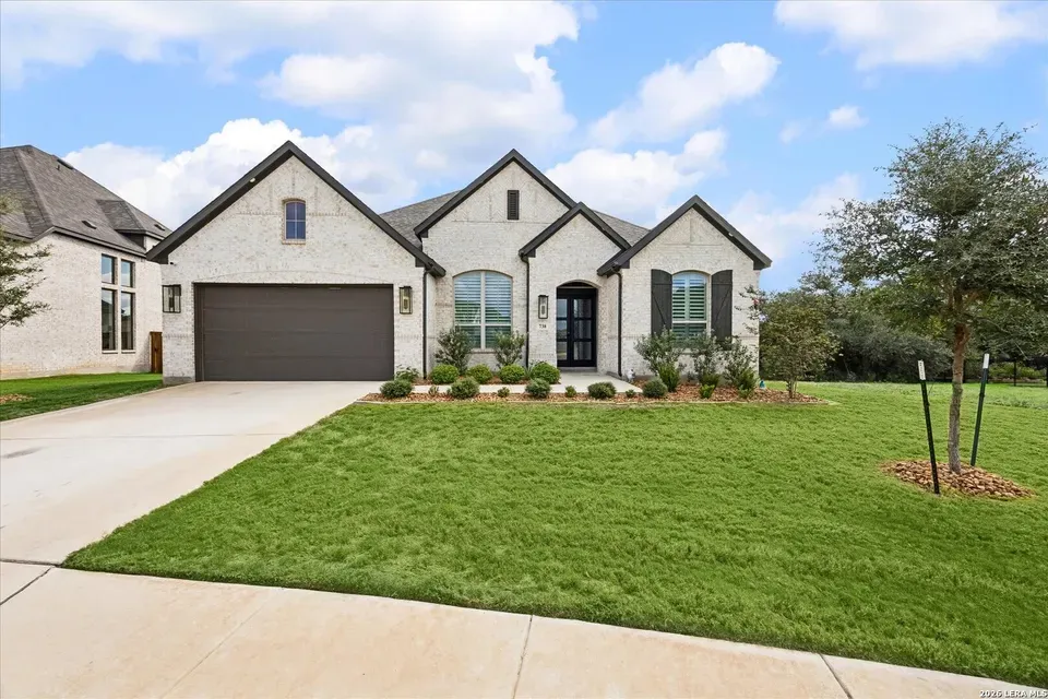 4 Bed 3 Bath Modern Contemporary Residence in New Braunfels, TX - 4