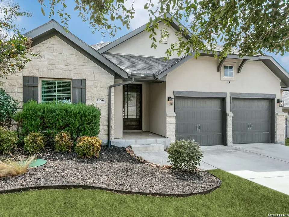 4 Bed 3 Bath Modern Contemporary Residence in New Braunfels, TX - 2